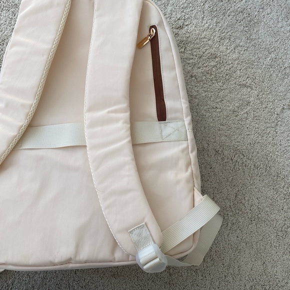 Beautiful Backpack - Picture 7 of 10